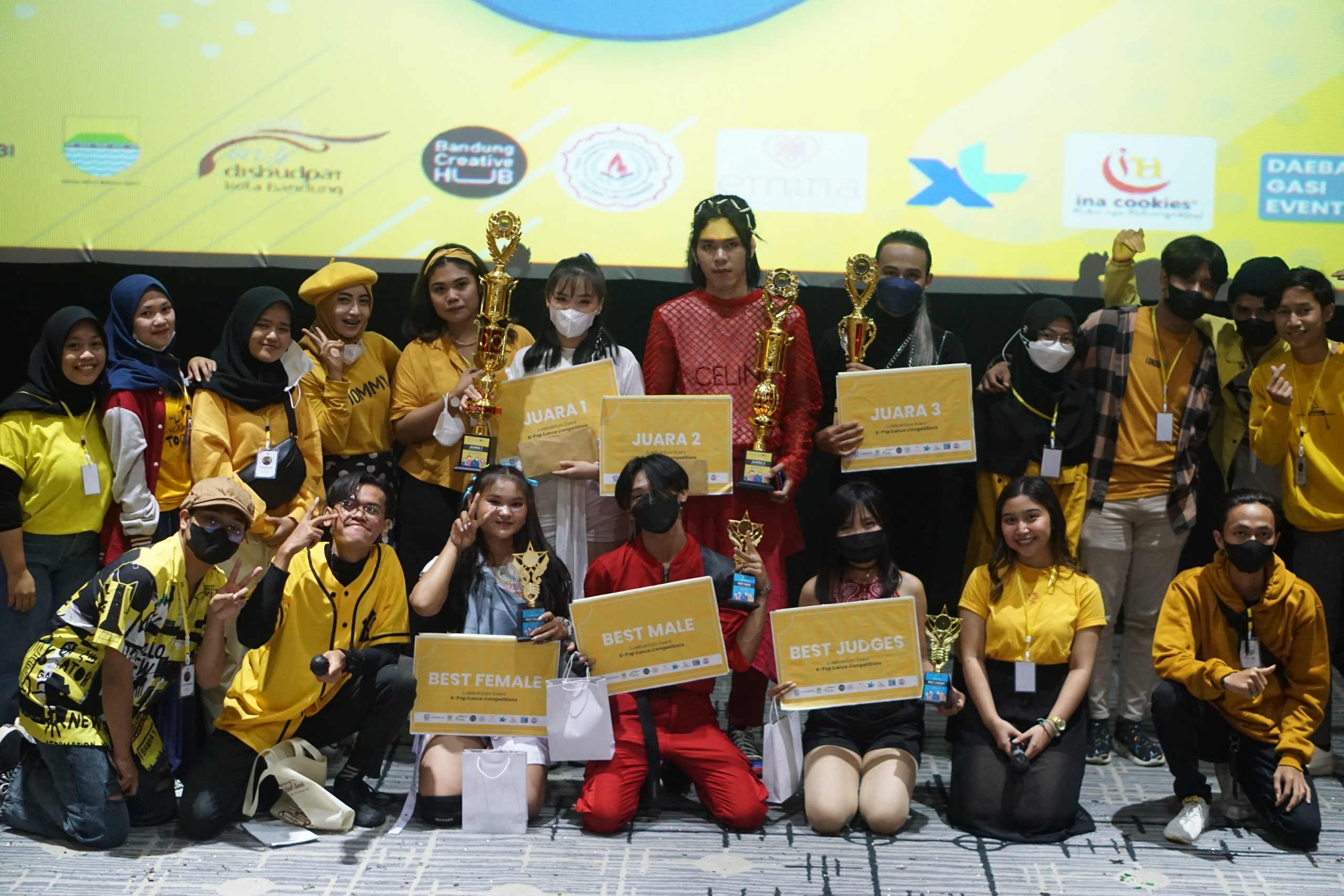 daebakgasi! mahasiswa humas 2020 politeknik lp3i gelar k pop dance competition